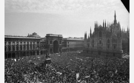 Manifestazione di tutte le categorie in risposta alla strage in piazza della Loggia a Brescia_1974